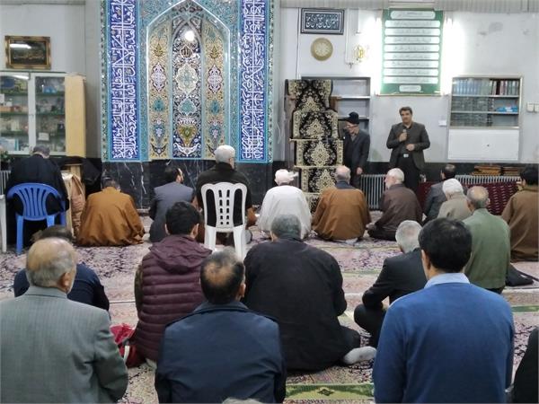خدمتگزاری و ارتباط نزدیک با مردم از مهمترین وظایف مسئولان است