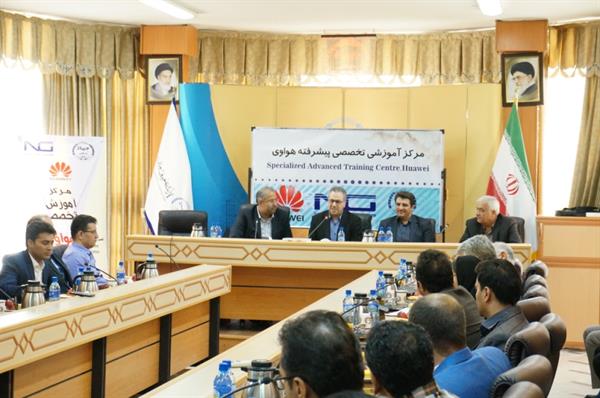 بهنیا در افتتاح مرکز آموزش تخصصی ICT: اشتغال و کارآفرینی جوانان هدف اصلی دستگاه‌های اجرایی است.