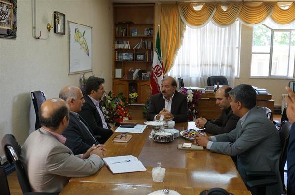نشست فرماندار شهرستان صحنه با مدیر کل ارتباطات و فناوری اطلاعات استان کرمانشاه