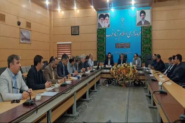 بررسی وضعیت پوشش ارتباطی شهرستان اسلام آبادغرب