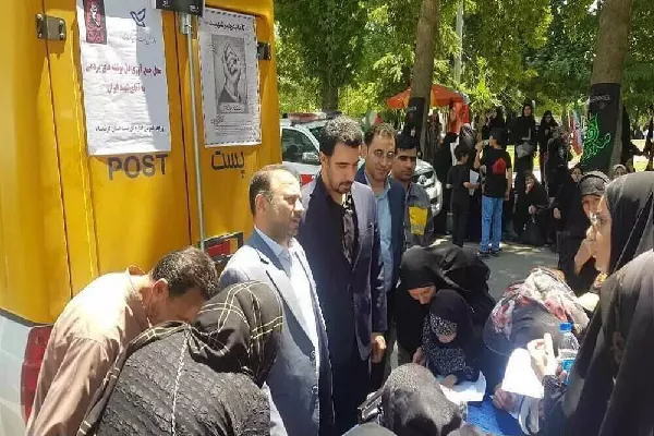 پویش نامه به رهبر شهید انقلاب در محل اجتماعات عزاداران و آیین وداع با آقای شهید ایران