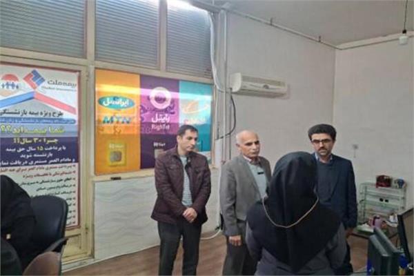 بازدید مدیرکل ارتباطات و فناوری اطلاعات استان کرمانشاه از دفتر پیشخوان و باجه پست‌بانک شهرک کرناچی