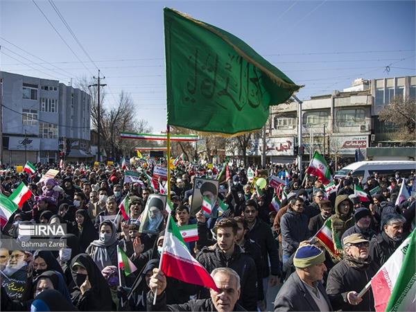 حضور کارکنان بخش ICT کرمانشاه در راهپیمایی پرشور 22 بهمن