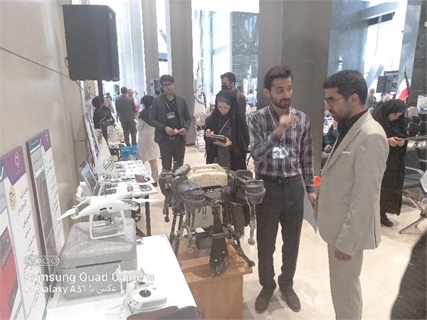 بازدید مدیرکل ارتباطات و فناوری اطلاعات از دستاوردهای شرکت‌های دانش‌بنیان